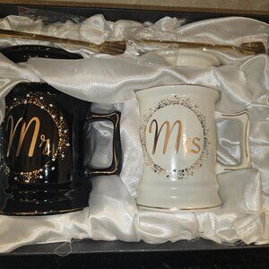 Coffee or tea mugs